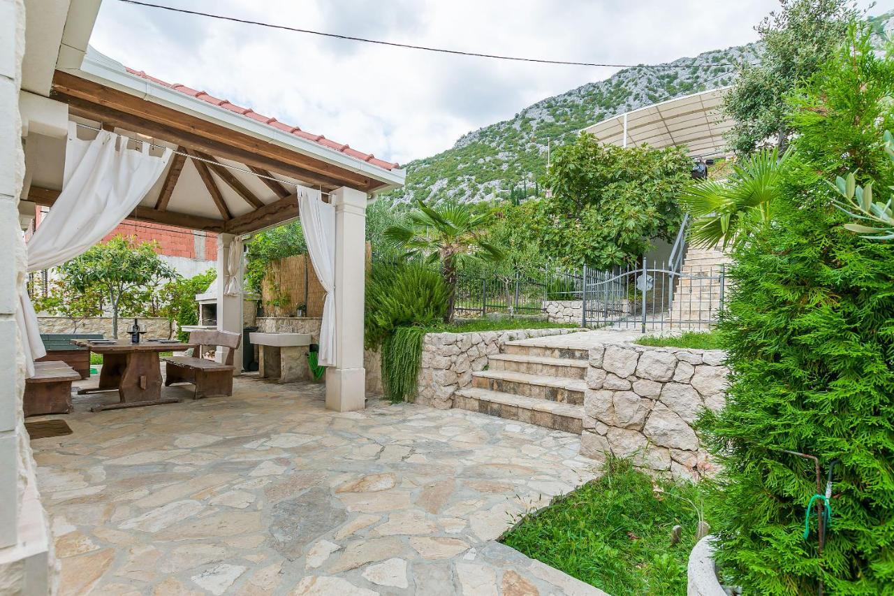 Villa Holiday Home Zvecanje Exterior photo