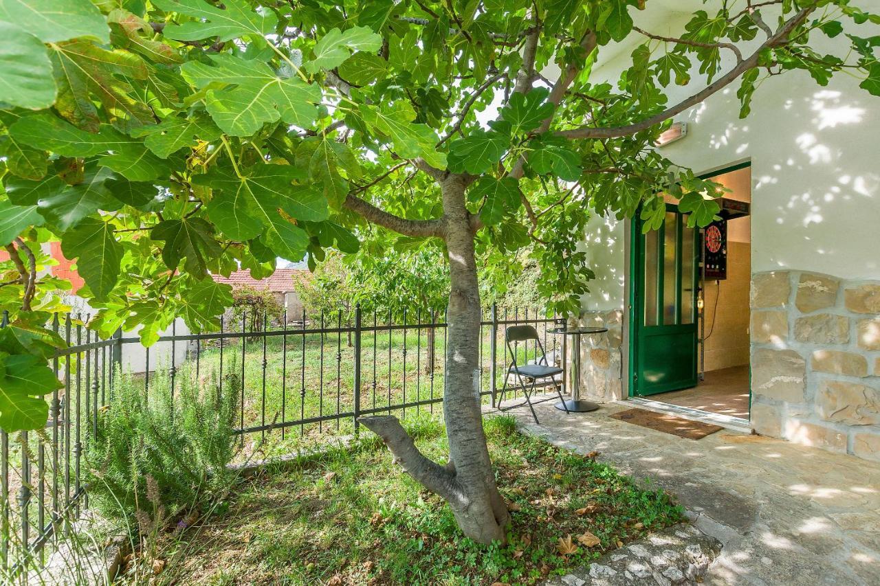 Villa Holiday Home Zvecanje Exterior photo
